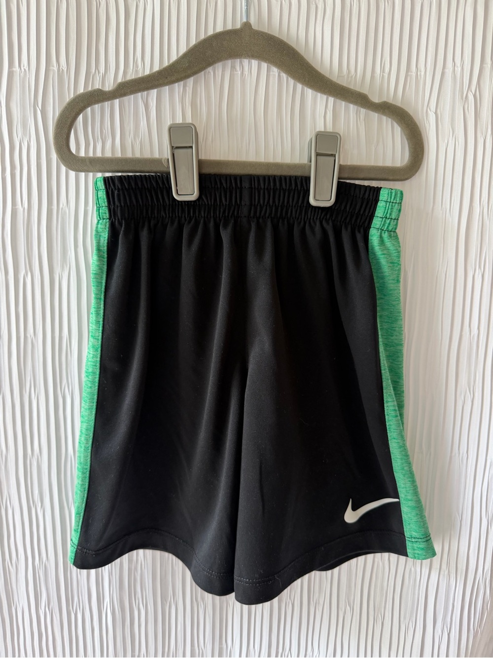 Nike Dri-FIT Boys Athletic Shorts – Size 6/M